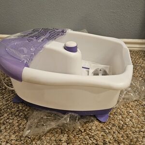 Footspa with bubbles  massage and heat